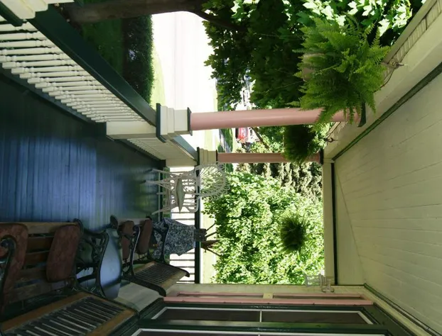 Ye Olde Walkerville Bed & Breakfast hotel detail image 4