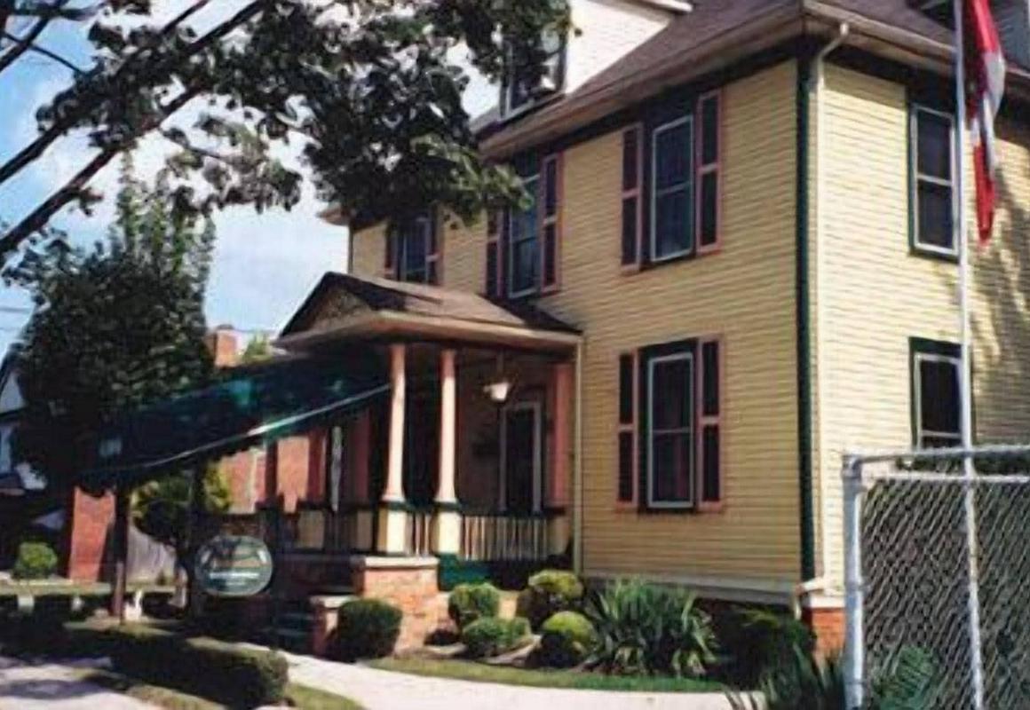 Ye Olde Walkerville Bed & Breakfast hotel hero
