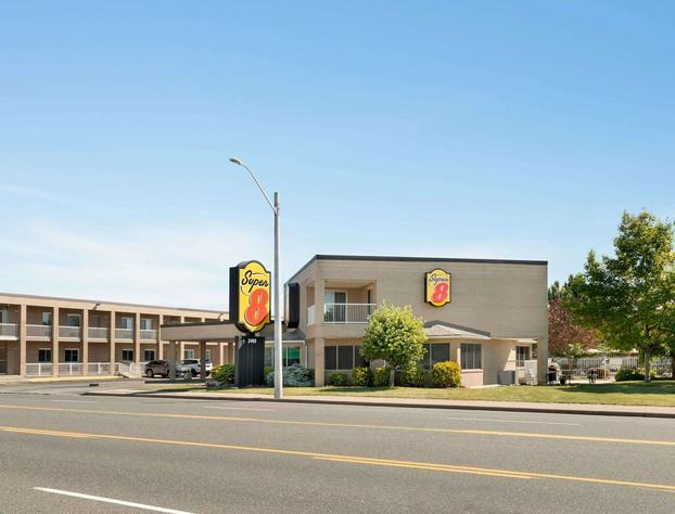 Super 8 by Wyndham Windsor/Dougall hotel detail image 2
