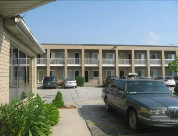 Super 8 by Wyndham Windsor/Dougall hotel detail image 1