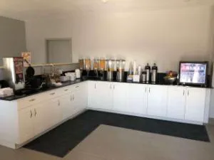 Super 8 by Wyndham Windsor/Dougall hotel detail image 4