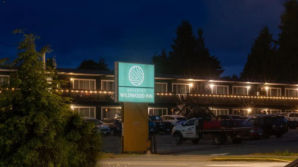 Ucluelet Wildwood Inn hotel hero