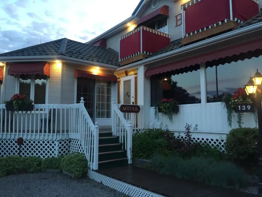 auberge maison gagne hotel hero