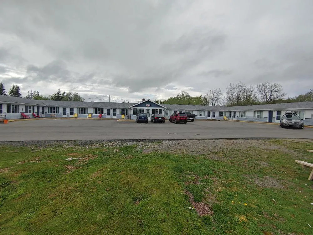 Highland Motel hotel hero