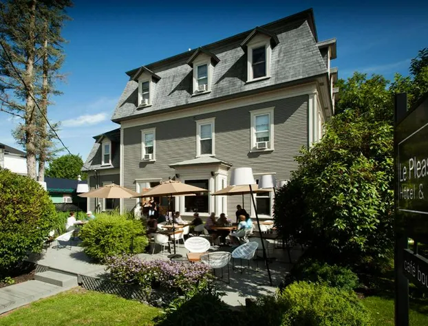 Le Pleasant Hôtel & Café hotel detail image 3