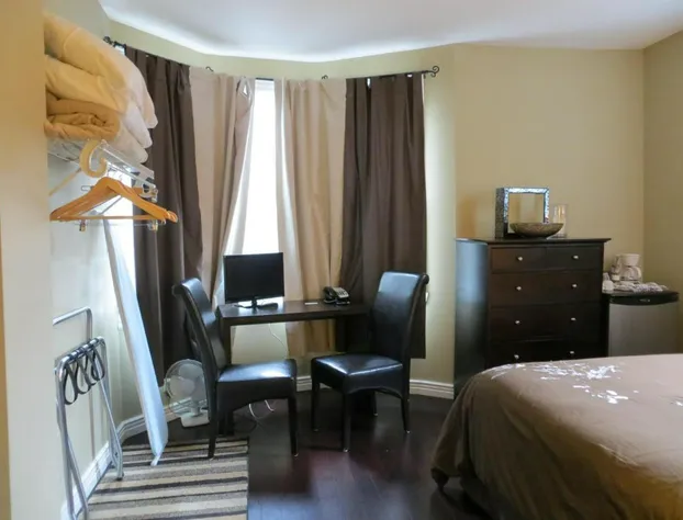 The Duckworth hotel detail image 4