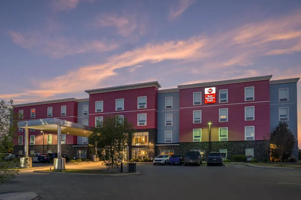 Best Western Plus Airport Inn & Suites hotel hero
