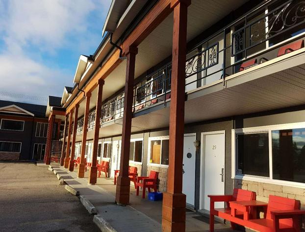 Alpine Inn & Suites hotel detail image 4