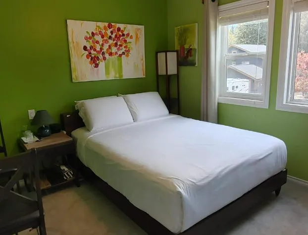 Cornerstone Bed and Breakfast hotel detail image 4