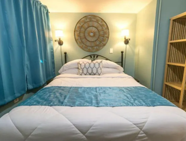 Canalside Restaurant, Inn & Kitchen store hotel detail image 3