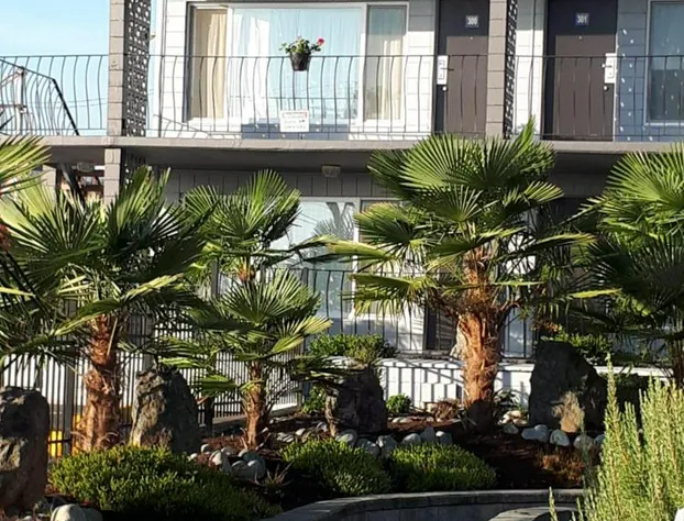 The Port-O-Call Inn & Suites hotel detail image 1