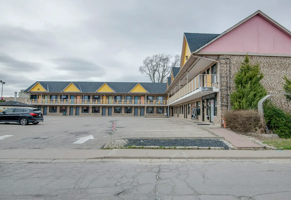 Falls Inn Near Casino Niagara By OYO hotel hero