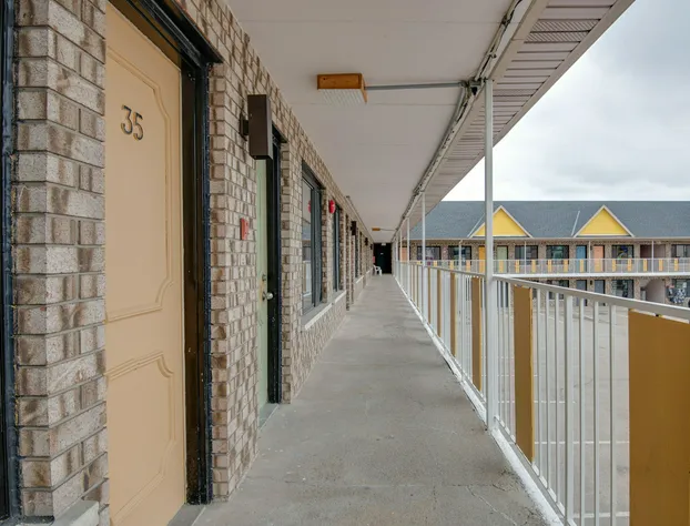 Falls Inn Near Casino Niagara By OYO hotel detail image 4