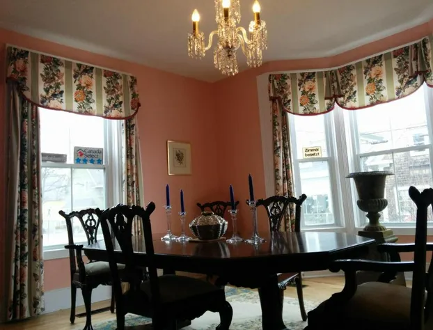 Fairmont House Bed & Breakfast hotel detail image 3