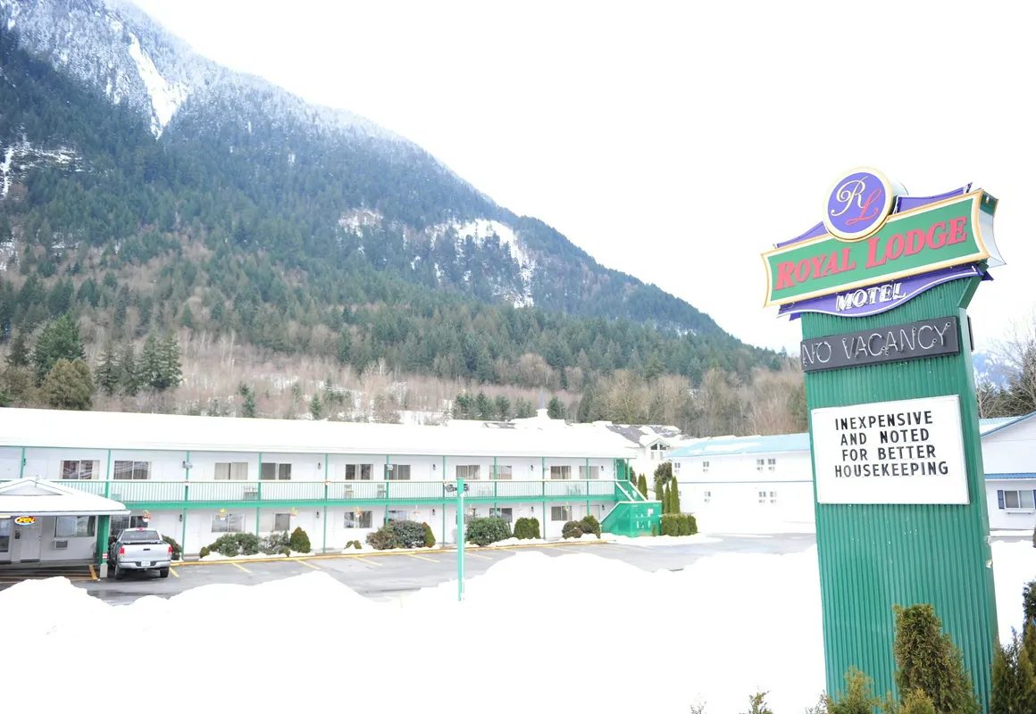 Royal Lodge Motel hotel hero