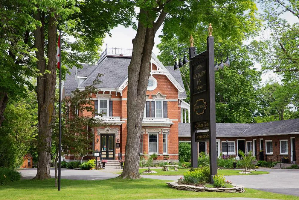 The Woodview Inn hotel hero