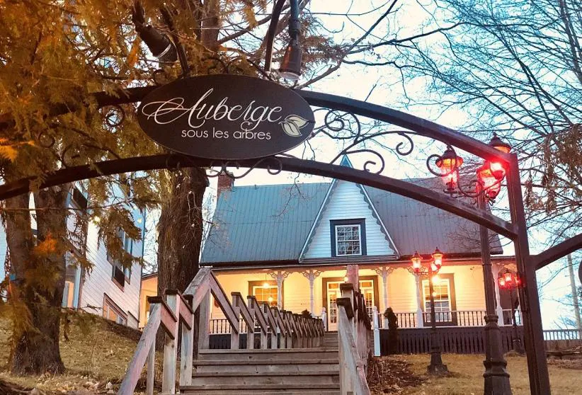 Auberge sous Les Arbres hotel hero
