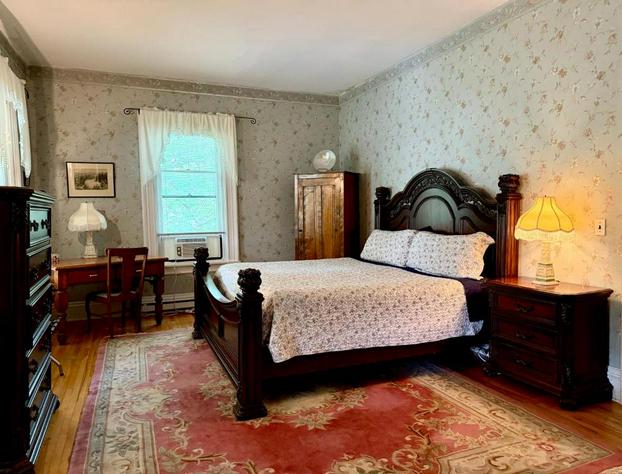 Carriage House Inn hotel detail image 1