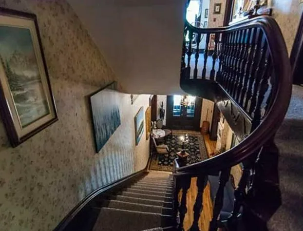 Carriage House Inn hotel detail image 2