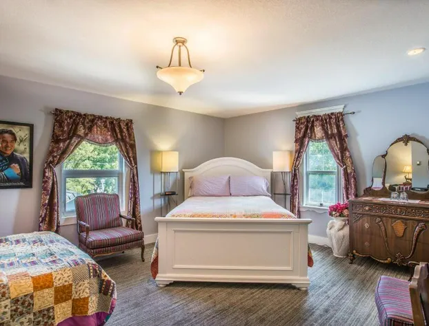 Heartwood Inn hotel detail image 4