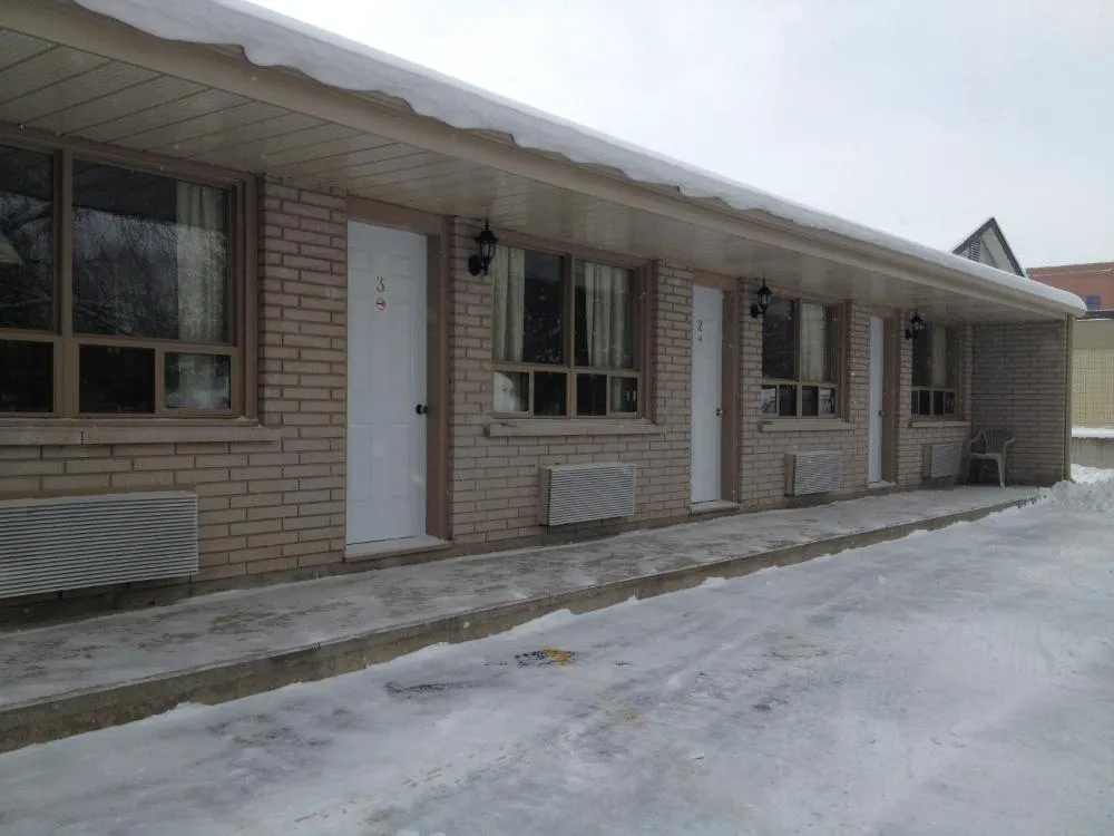 Milestone Motel hotel hero