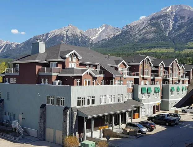 Sunset Mountain Inn and Spa hotel detail image 4