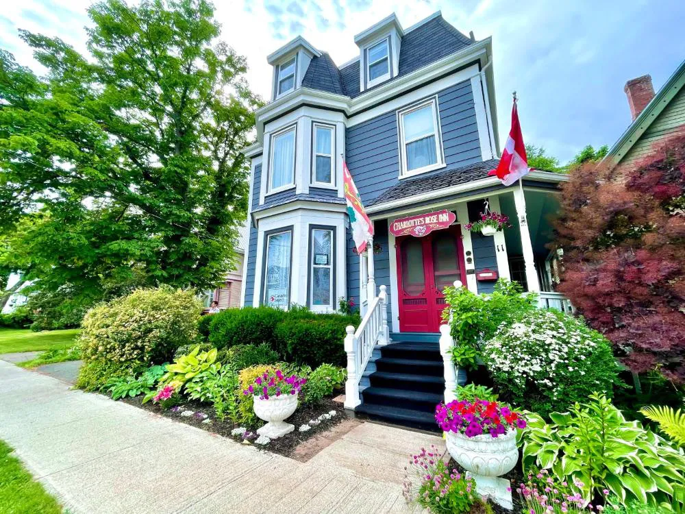 Charlotte's Rose Inn hotel hero