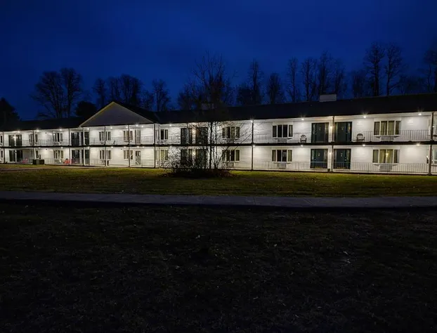 Colonial Motel And Spa hotel detail image 1