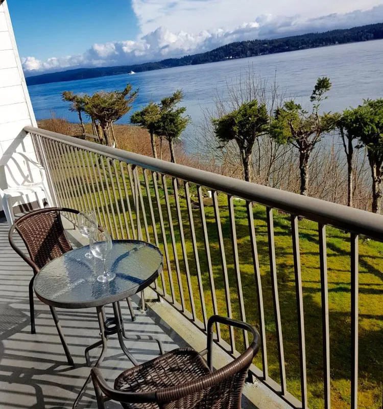 Above Tide Motel hotel hero