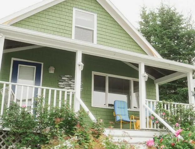 The Water's Edge Inn and Gal hotel detail image 2