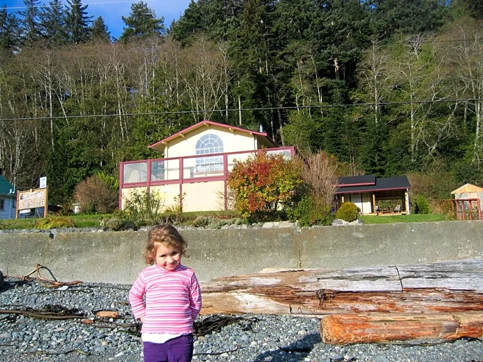 Alert Bay Lodge hotel hero