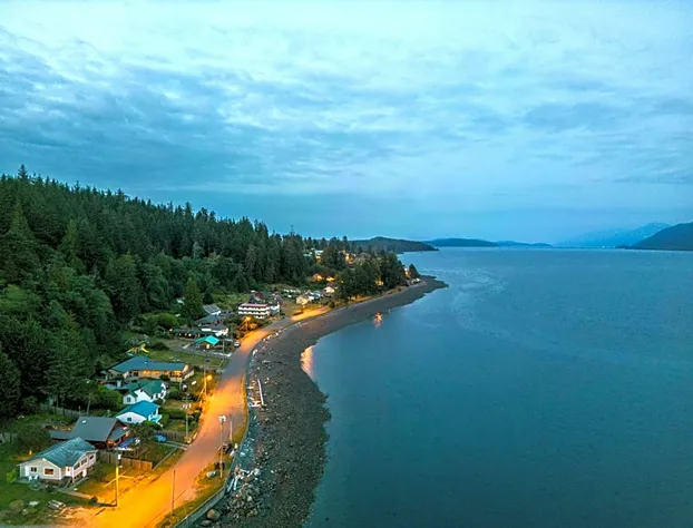 Alert Bay Lodge hotel detail image 1