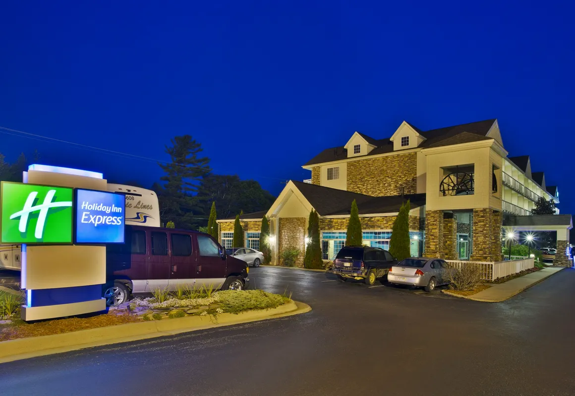 Holiday Inn Express Mackinaw City by IHG hotel hero