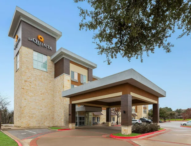 La Quinta Inn & Suites by Wyndham Austin - Cedar Park hotel detail image 1