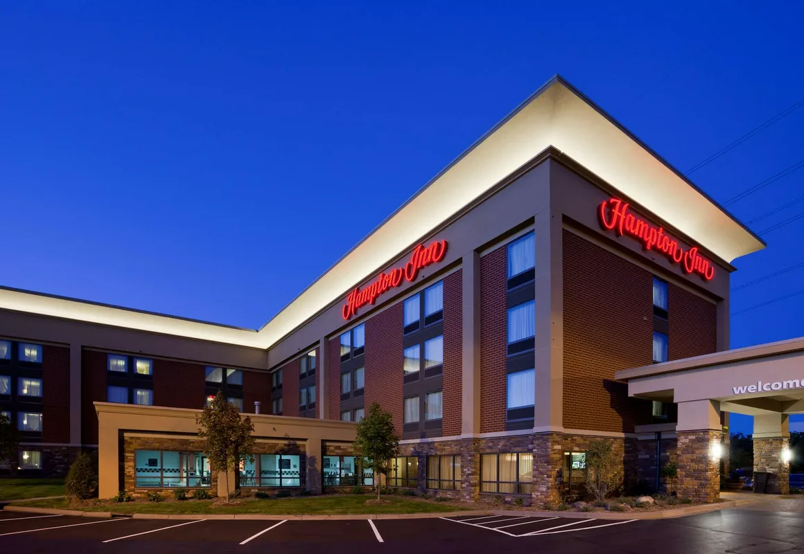 Hampton Inn Minneapolis NW Maple Grove hotel hero