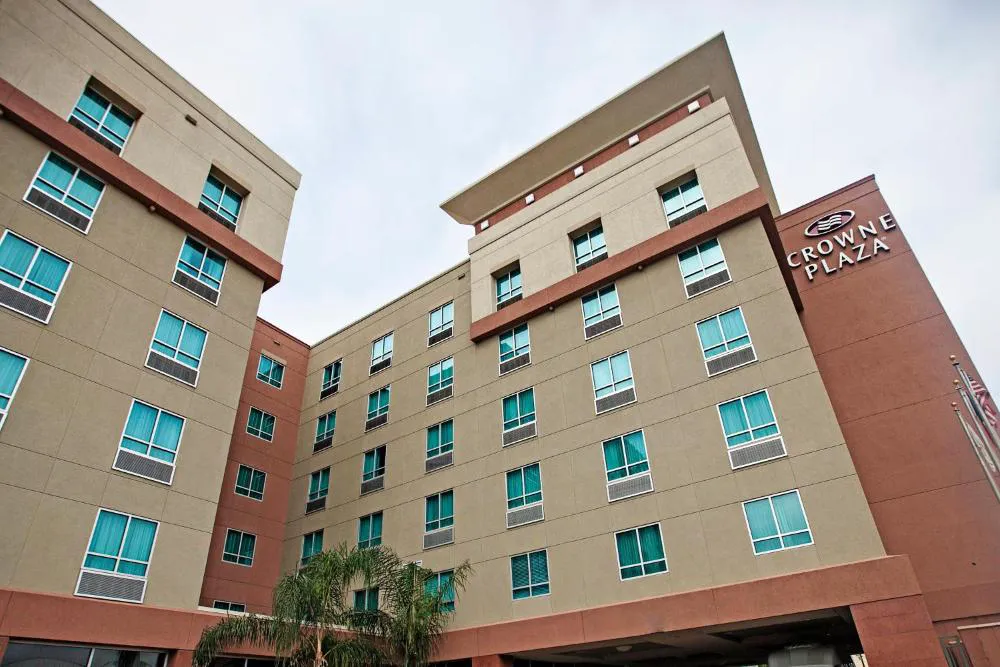 Crowne Plaza Houston Galleria Area by IHG hotel hero