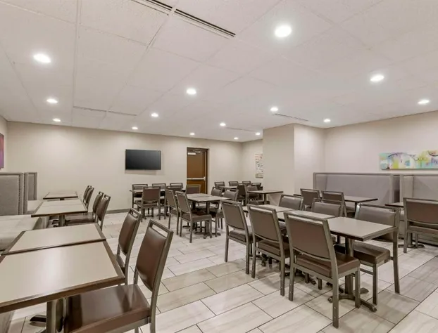 Executive Residency By Best Western Waterloo & Cedar Falls hotel detail image 2