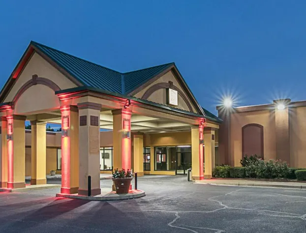 Red Roof Inn Forsyth hotel detail image 1