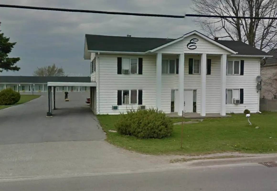 Embassy Motel hotel hero