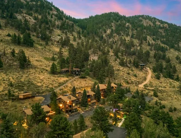 Wildwood Inn hotel detail image 2