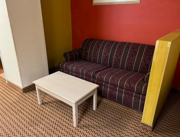 Econo Lodge Inn & Suites Walnut hotel detail image 3