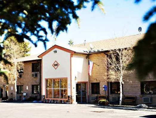 New Summit Inn hotel hero