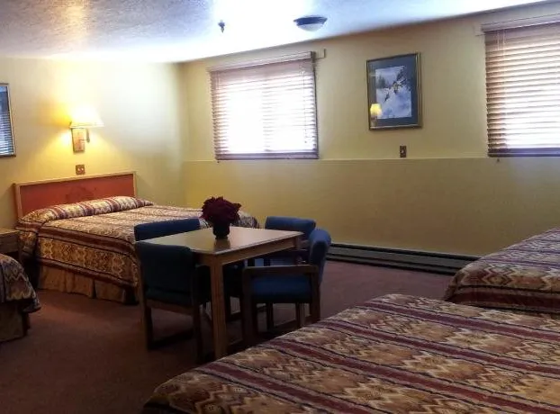 New Summit Inn hotel detail image 3