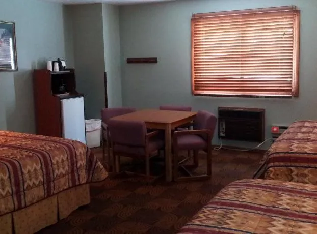 New Summit Inn hotel detail image 4