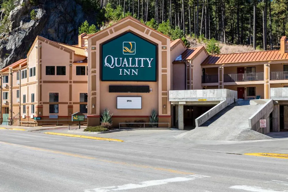 Quality Inn Keystone near Mount Rushmore hotel hero