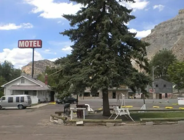 Riverside Motel hotel detail image 1