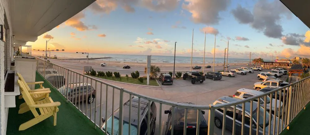 Gaido's Seaside Inn hotel hero