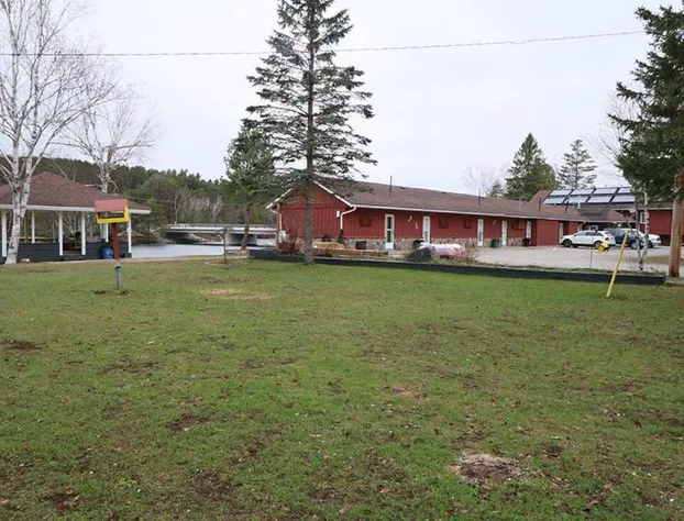 Algonquin Lakeside Inn hotel detail image 2