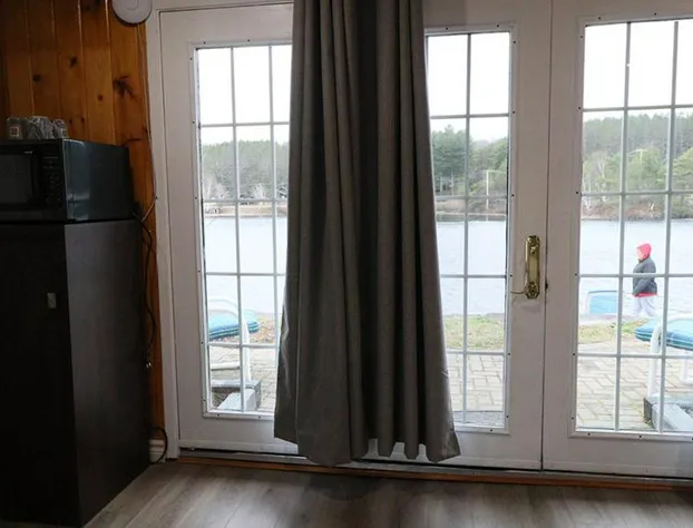 Algonquin Lakeside Inn hotel detail image 3