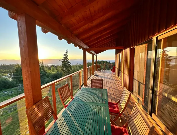 Myra Canyon Lodge + Ranch hotel detail image 3